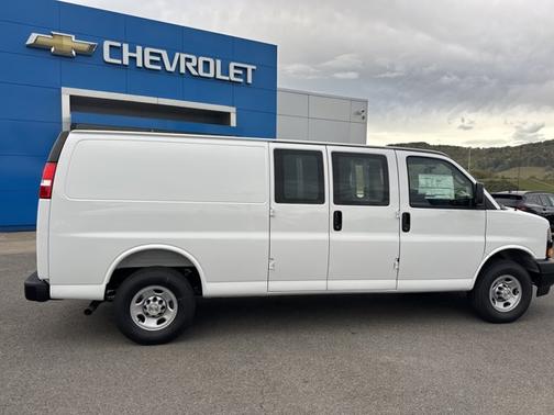 2025 Chevrolet Express 2500 