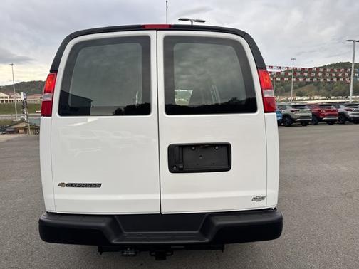 2025 Chevrolet Express 2500 