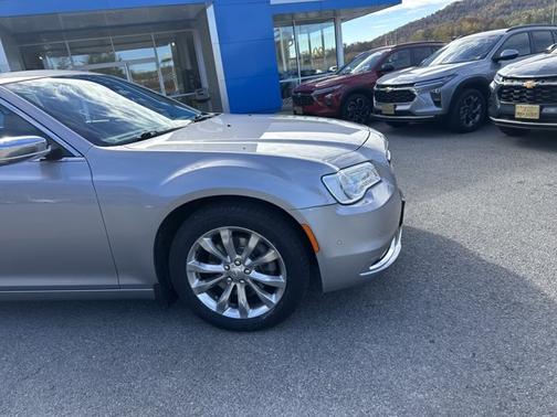 2018 Chrysler 300 Limited