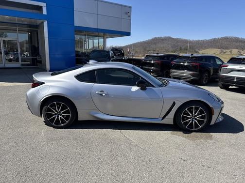 2023 Toyota GR86 2DR MT