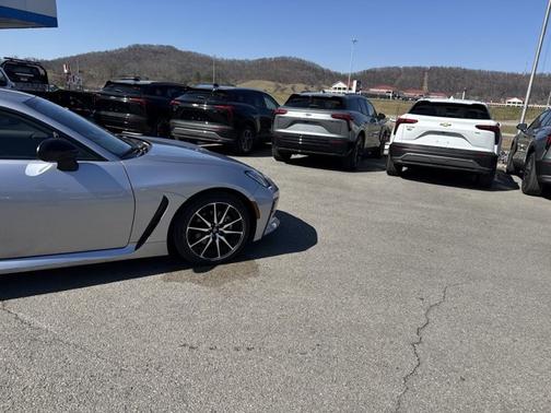 2023 Toyota GR86 2DR MT