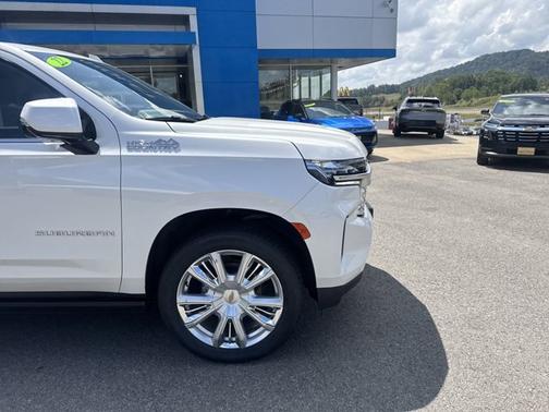2022 Chevrolet Suburban High Country