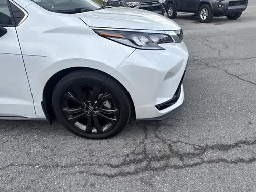2023 Toyota Sienna XSE 25th Anniversary