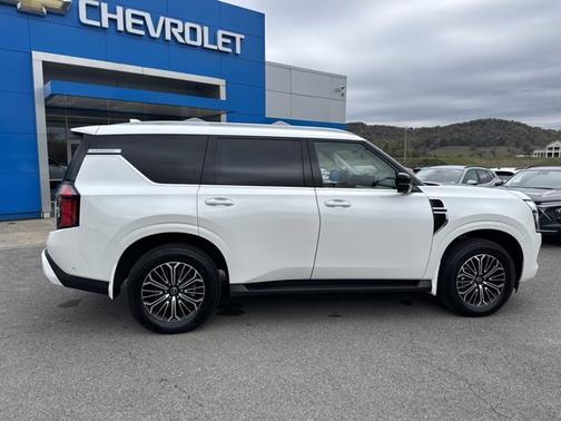 2025 Nissan Armada Platinum