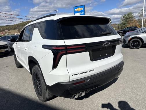 2026 Chevrolet Traverse AWD LT