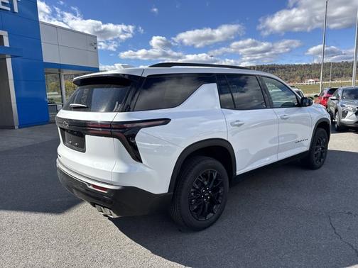 2026 Chevrolet Traverse AWD LT