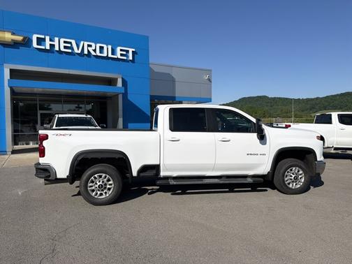 Summit White 2025 Chevrolet Silverado 2500 LT