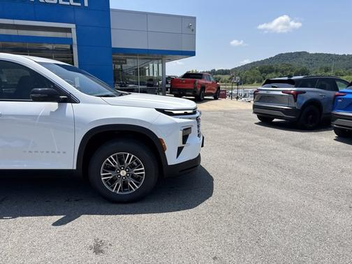 2025 Chevrolet Traverse AWD LT