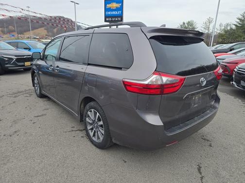 2020 Toyota Sienna XLE Premium