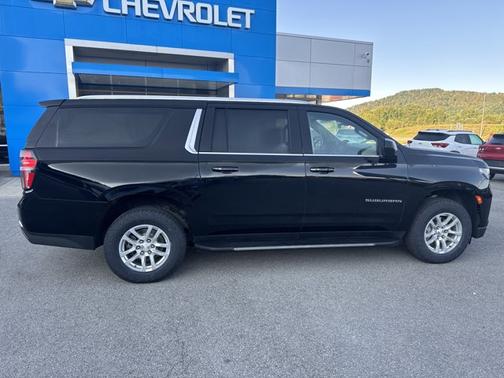 2023 Chevrolet Suburban LS