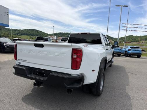 Summit White 2026 Chevrolet Silverado 3500 Work Truck