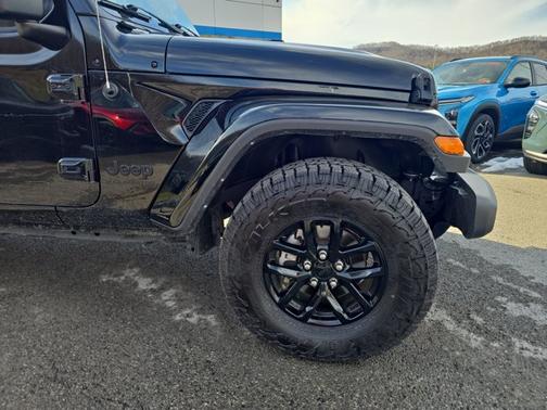 2023 Jeep Gladiator Sport S