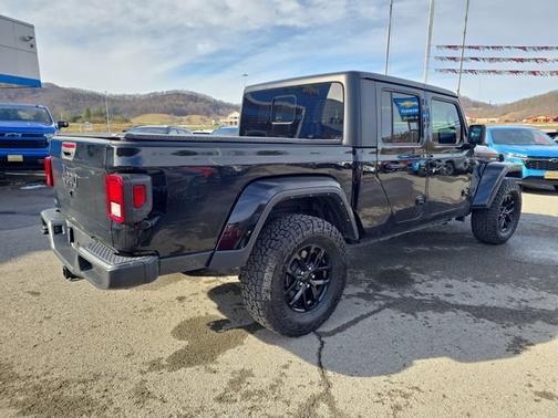 2023 Jeep Gladiator Sport S