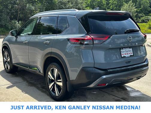 Boulder Gray Pearl 2023 Nissan Rogue SL