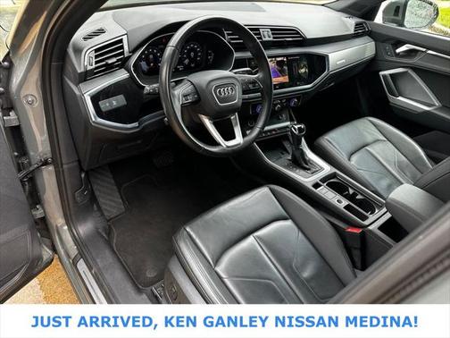 2024 Audi Q3 Premium 45 TFSI S line quattro Tiptronic