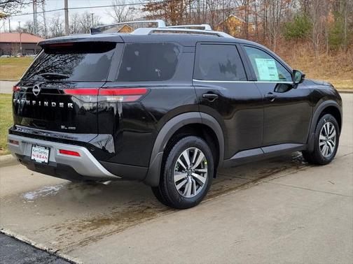 2025 Nissan Pathfinder SL 4WD