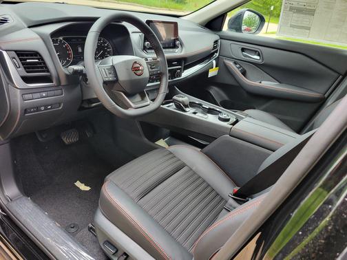 Super Black 2026 Nissan Rogue Rock Creek