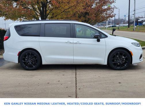 2025 Chrysler Pacifica Limited