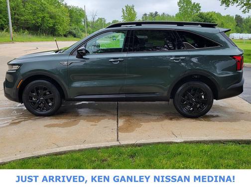 Aruba Green 2023 Kia Sorento S