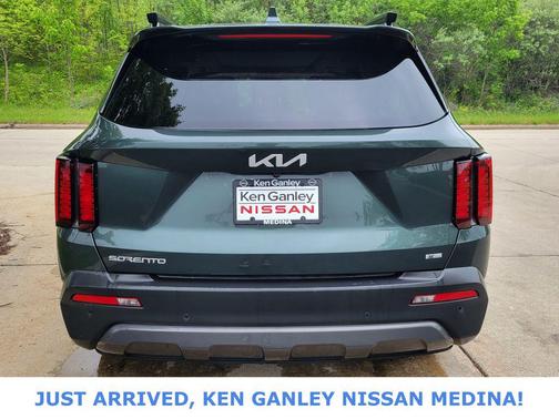 Aruba Green 2023 Kia Sorento S