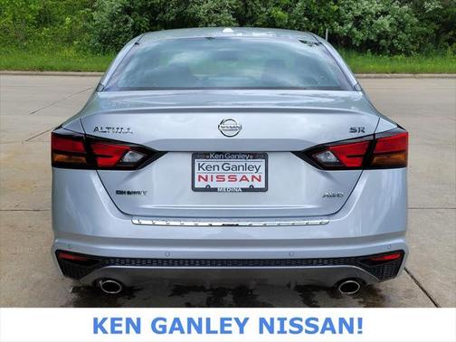 2022 Nissan Altima SR Intelligent AWD