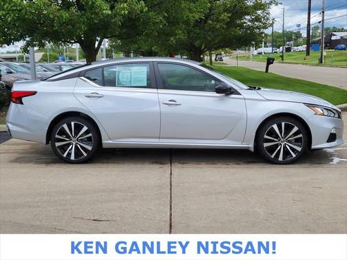 2022 Nissan Altima SR Intelligent AWD