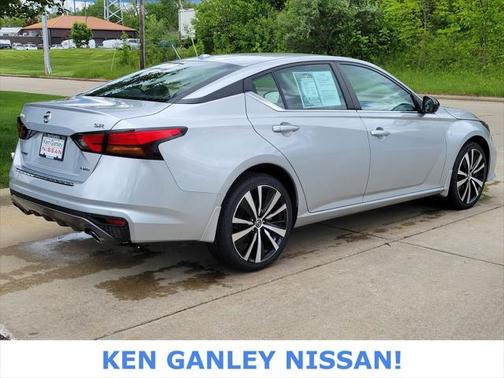 2022 Nissan Altima SR Intelligent AWD