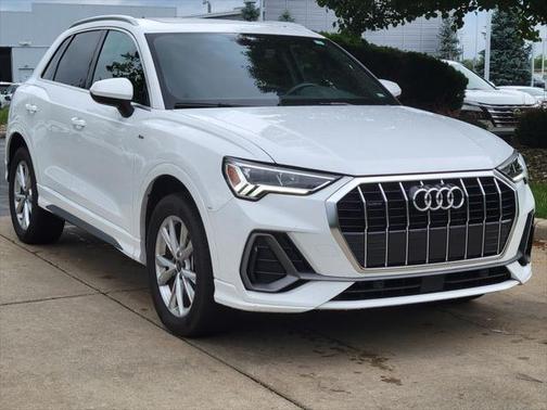 2024 Audi Q3 Premium 45 TFSI S line quattro Tiptronic