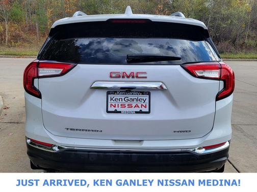 2022 GMC Terrain SLT