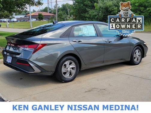 2024 Hyundai ELANTRA SE