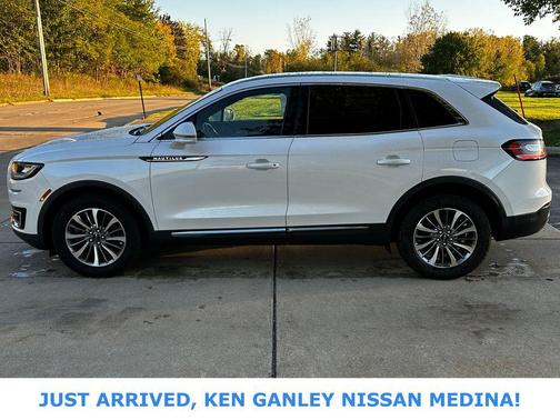 2019 Lincoln Nautilus Select