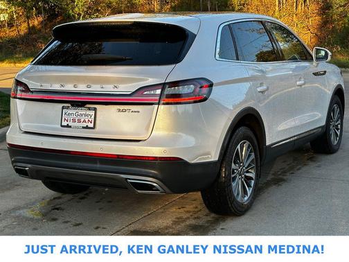 2019 Lincoln Nautilus Select