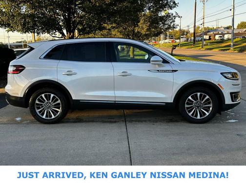 2019 Lincoln Nautilus Select