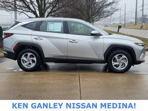 2024 Hyundai TUCSON SE