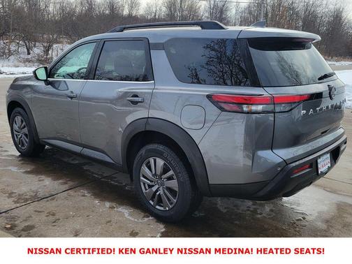 2025 Nissan Pathfinder SV 4WD