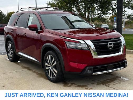 Scarlet Ember Tintcoat 2022 Nissan Pathfinder Platinum 4WD