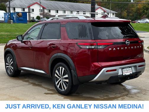 Scarlet Ember Tintcoat 2022 Nissan Pathfinder Platinum 4WD