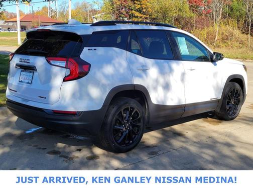 2023 GMC Terrain SLE