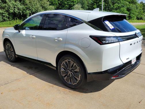 Everest White Pearl Tricoat 2026 Nissan Murano Platinum