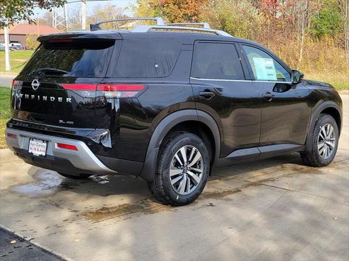 2025 Nissan Pathfinder SL 4WD