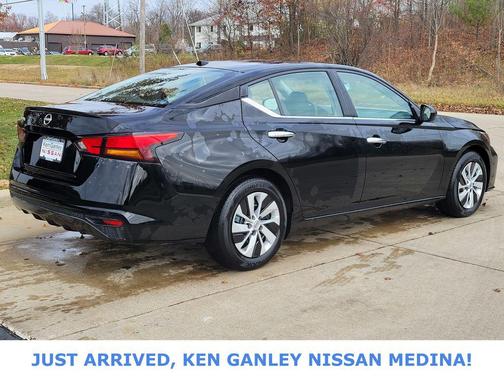 2025 Nissan Altima S FWD