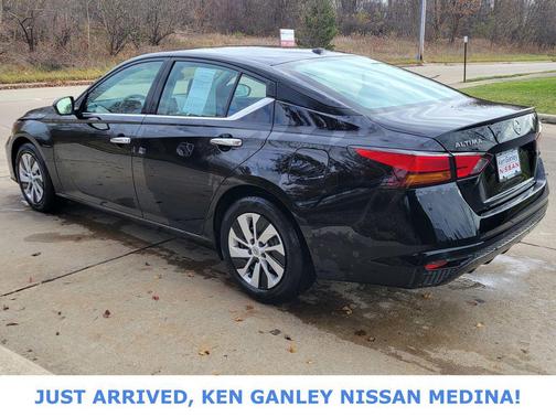 2025 Nissan Altima S FWD