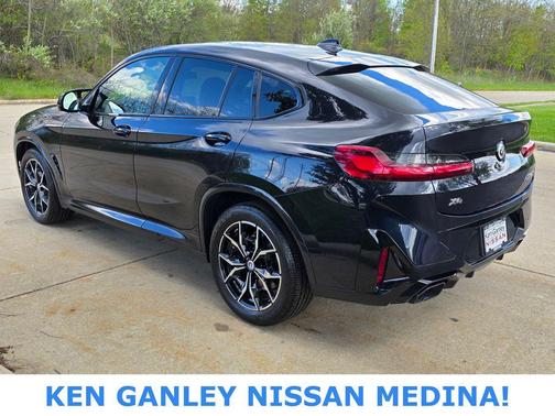 Carbon Black Metallic 2023 BMW X4 M40i