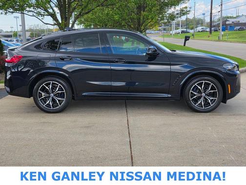 Carbon Black Metallic 2023 BMW X4 M40i