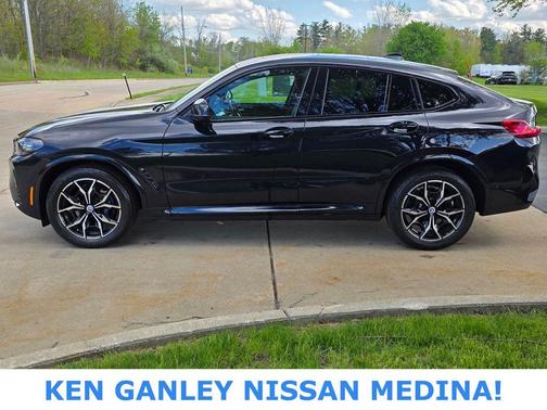 Carbon Black Metallic 2023 BMW X4 M40i