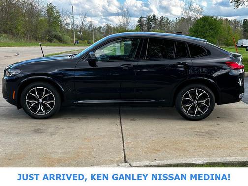 Carbon Black Metallic 2023 BMW X4 M40i