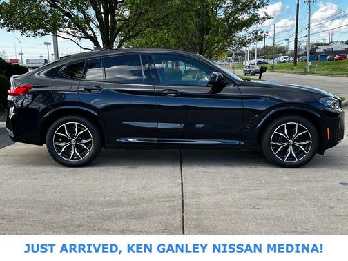 Carbon Black Metallic 2023 BMW X4 M40i