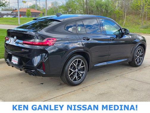 Carbon Black Metallic 2023 BMW X4 M40i