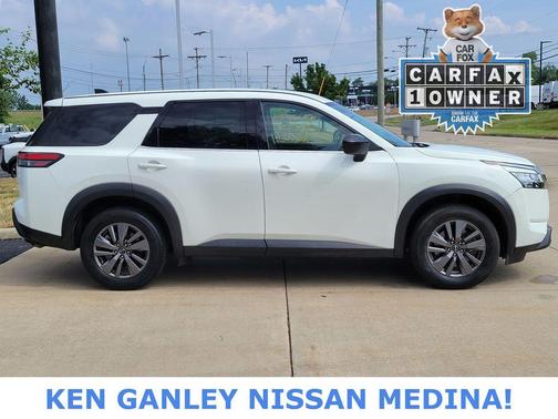 2024 Nissan Pathfinder S FWD