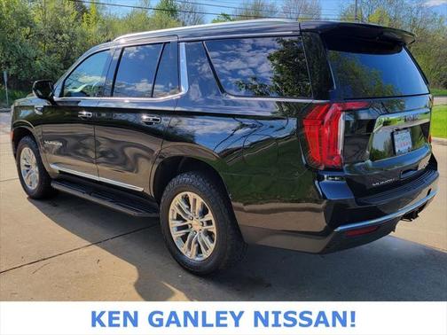 2023 GMC Yukon SLT